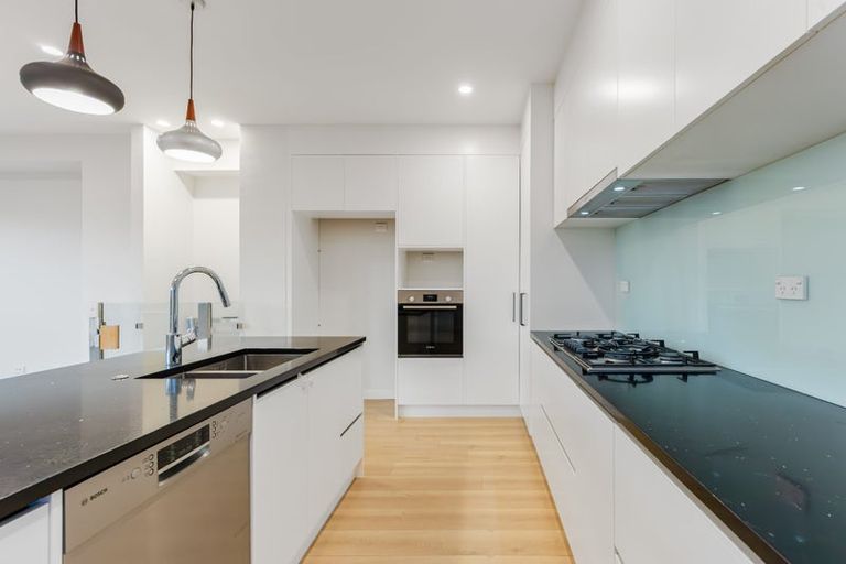 Photo of property in 16 Moki Place, Long Bay, Auckland, 0630