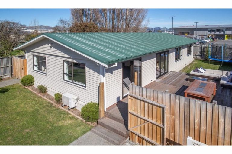 Photo of property in 166a Breezes Road, Aranui, Christchurch, 8061