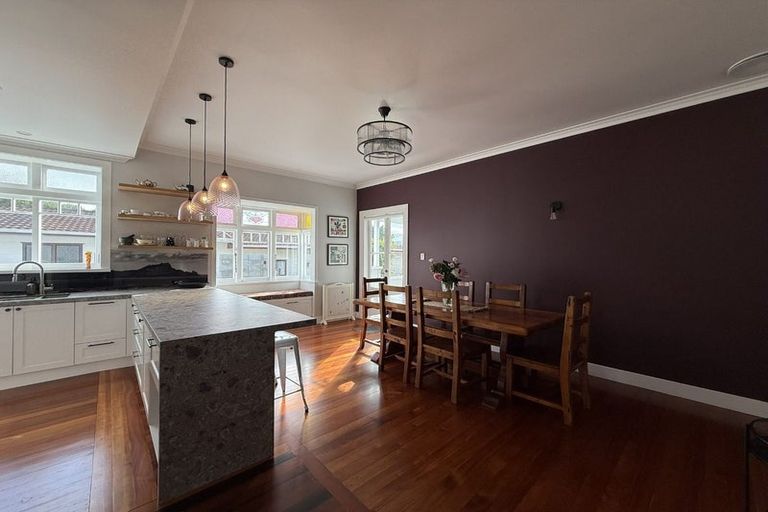 Photo of property in 6 Second Avenue, Avenues, Whangarei, 0110