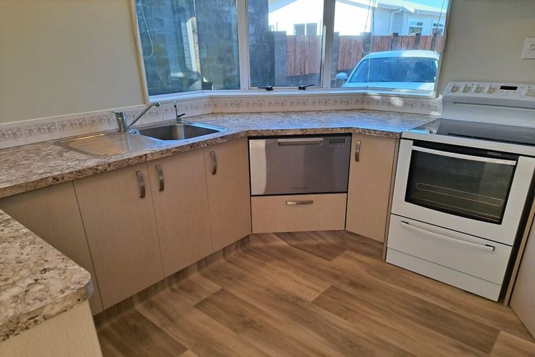 Photo of property in 17 Clemow Road, Fitzroy, New Plymouth, 4312