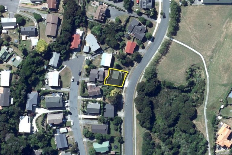 Photo of property in 42 Albatross Close, Whitby, Porirua, 5024