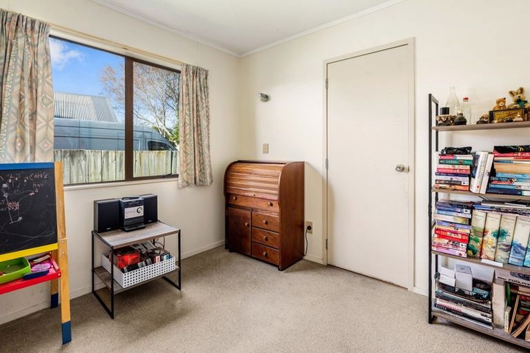 Photo of property in 17 Lee Road, Hannahs Bay, Rotorua, 3010