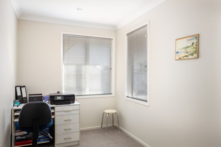 Photo of property in 1 Honeyfield Drive, Whalers Gate, New Plymouth, 4310