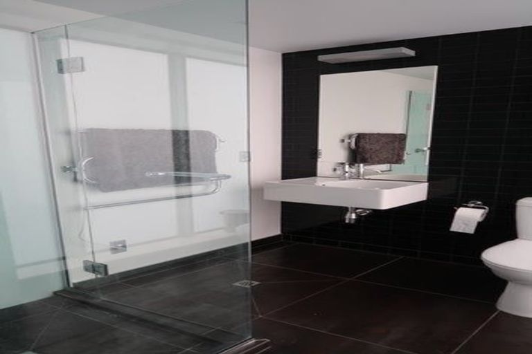 Photo of property in Portal Apartments, 42 Cable Street, Te Aro, Wellington, 6011