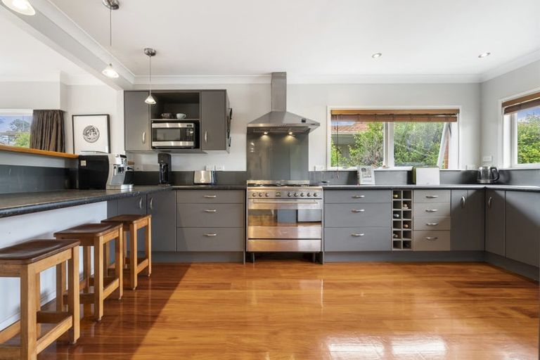 Photo of property in 6 Red Bluff Rise, Campbells Bay, Auckland, 0630