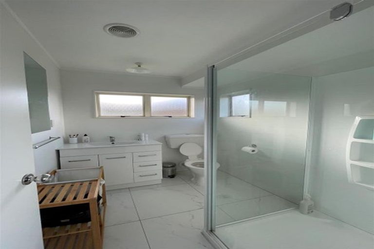 Photo of property in 14 Sid Place, Mangere, Auckland, 2022