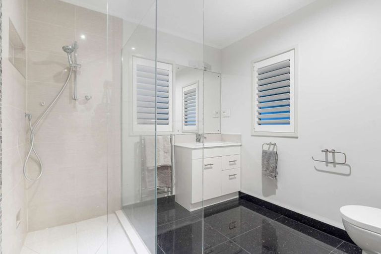 Photo of property in 24a Alexander Street, Cockle Bay, Auckland, 2014