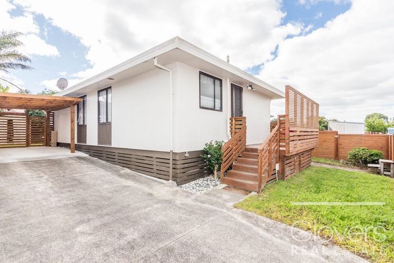 Photo of property in 1 Ireland Place, Ranui, Auckland, 0612