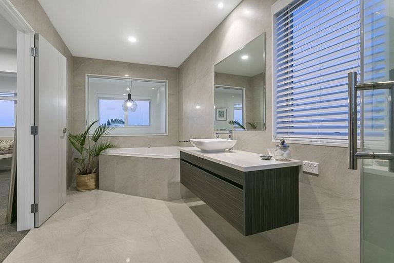 Photo of property in 64 Caldera Drive, Long Bay, Auckland, 0630