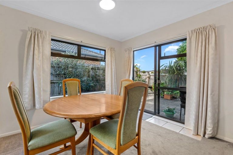 Photo of property in 14 Francis Skinner Place, Orewa, 0931