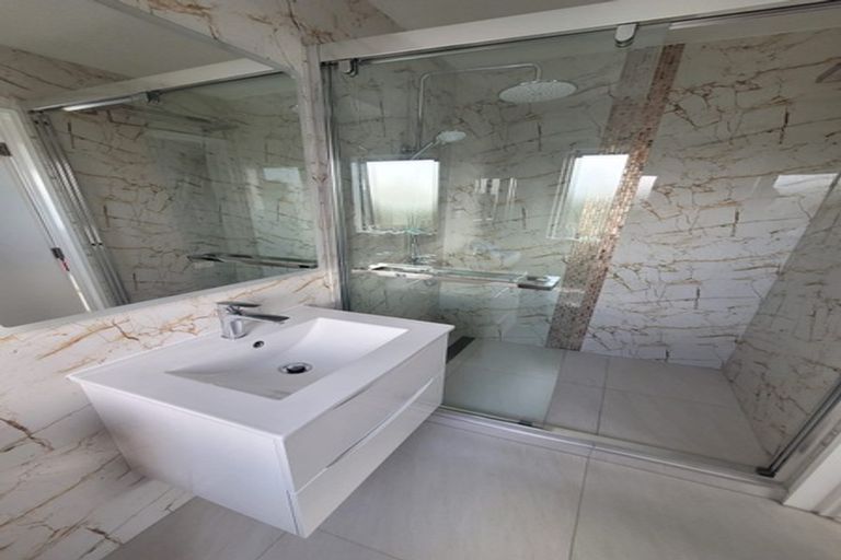 Photo of property in 23 Riverglade Parkway, Te Atatu South, Auckland, 0610