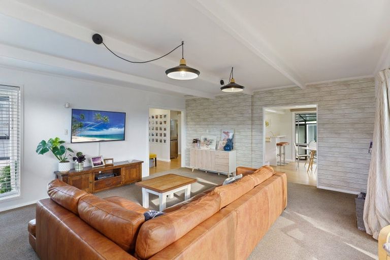 Photo of property in 25 Hillcrest Road, Raumati South, Paraparaumu, 5032