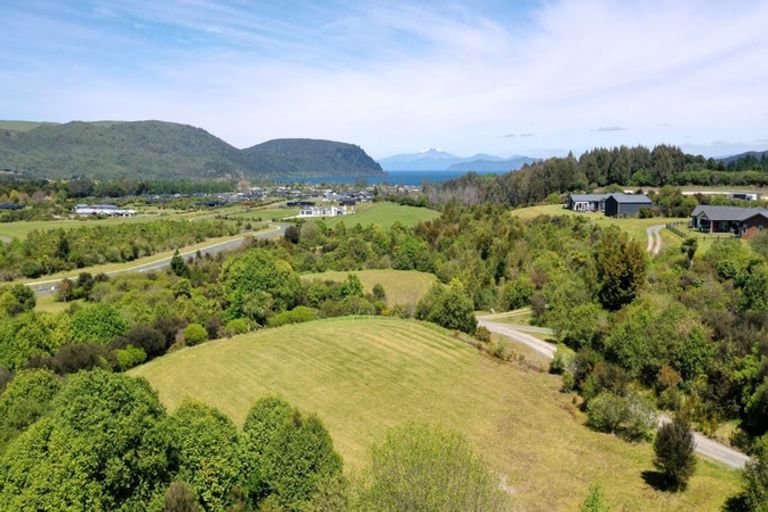 Photo of property in 4a Oakdale Drive, Kinloch, Taupo, 3377