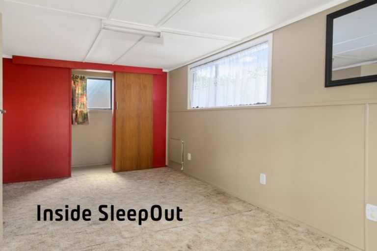 Photo of property in 1 Gifford Place, Utuhina, Rotorua, 3015