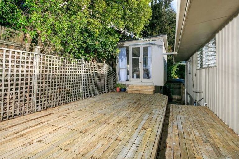 Photo of property in 90 Saddleback Rise, Murrays Bay, Auckland, 0630