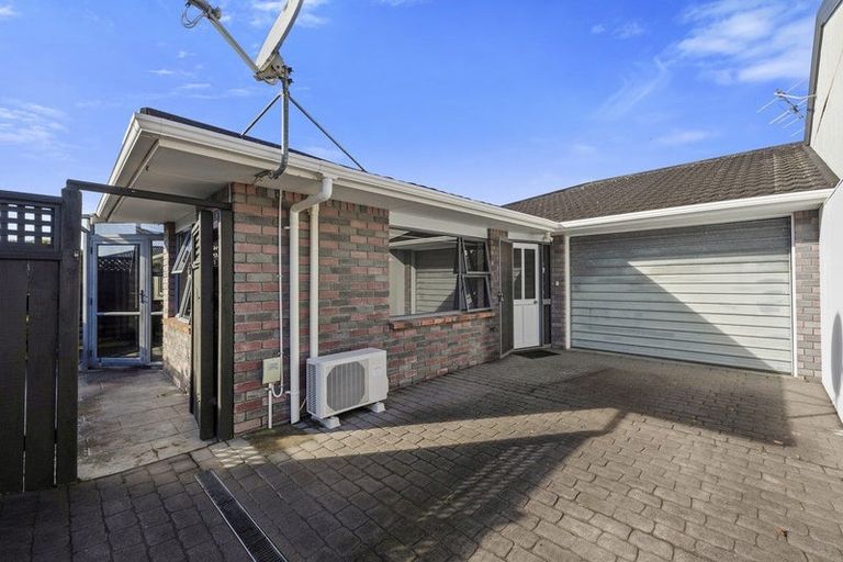 Photo of property in 14 Sandel Rise, Merrilands, New Plymouth, 4312