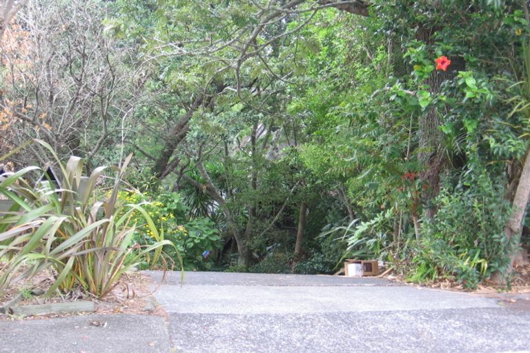 Photo of property in 2/5 Glenbush Place, Birkenhead, Auckland, 0626