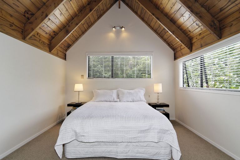 Photo of property in 111 Daffodil Street, Titirangi, Auckland, 0604