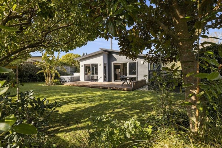 Photo of property in 16 Eagle Street, Welcome Bay, Tauranga, 3112