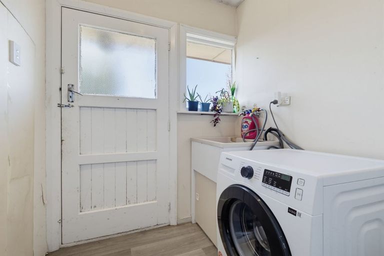 Photo of property in 42 Daniels Road, Redwood, Christchurch, 8051