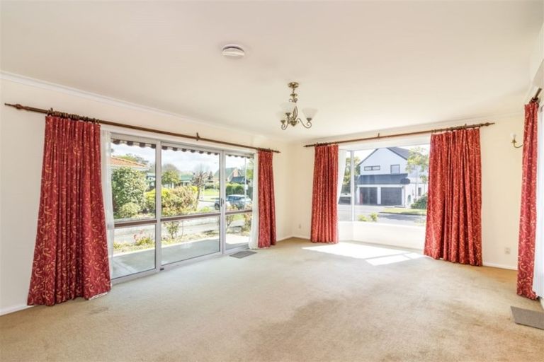 Photo of property in 15 Strathean Avenue, Avonhead, Christchurch, 8042