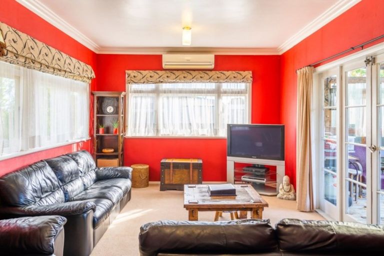 Photo of property in 12 Carlisle Street, Levin, 5510