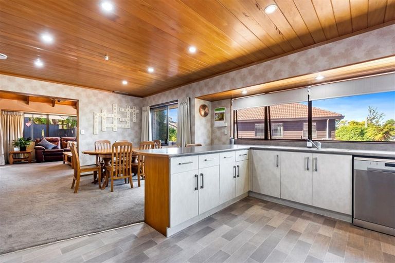 Photo of property in 39a Grand Vue Road, Kawaha Point, Rotorua, 3010