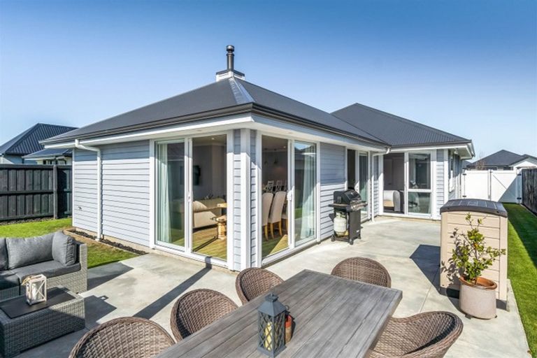 Photo of property in 15 Northmoor Boulevard, Rolleston, 7615