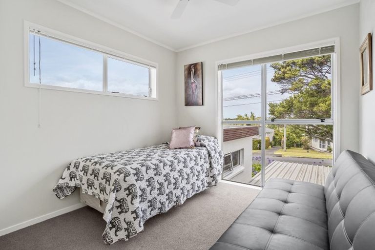 Photo of property in 2/22 Tui Glen Road, Birkenhead, Auckland, 0626