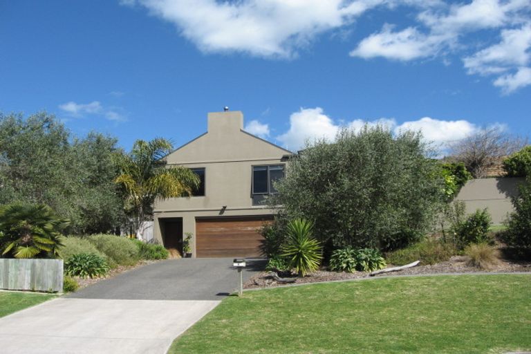 Photo of property in 4 Homestead Place, Welcome Bay, Tauranga, 3112