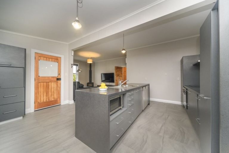 Photo of property in 37 Hammond Street, Bulls, 4818