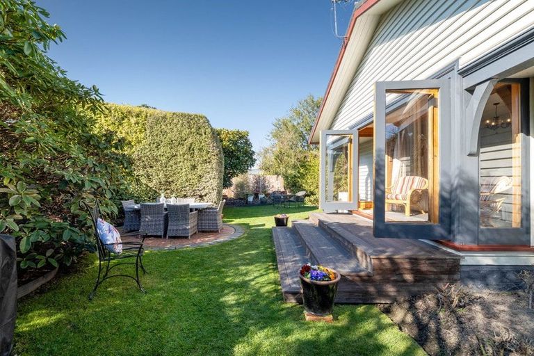 Photo of property in 162a Avonhead Road, Avonhead, Christchurch, 8042