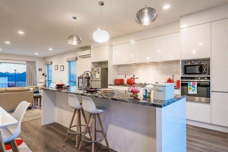 Photo of property in 29 Resolution Drive, Gulf Harbour, Whangaparaoa, 0930