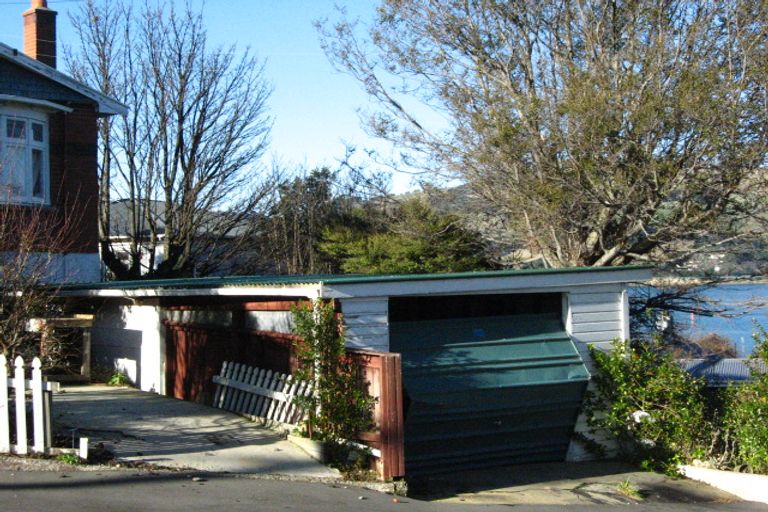 Photo of property in 2 Wakatipu Street, Ravensbourne, Dunedin, 9022