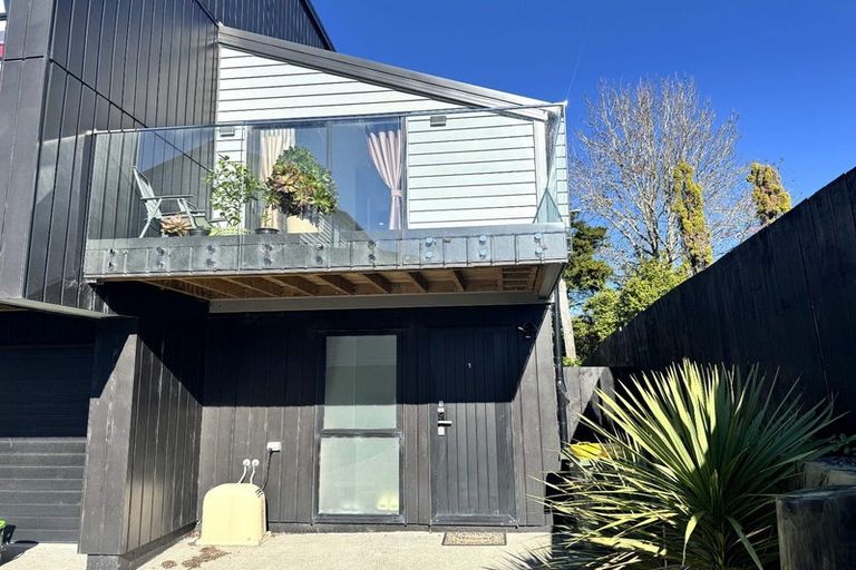 Photo of property in 1/60 Triangle Road, Massey, Auckland, 0614