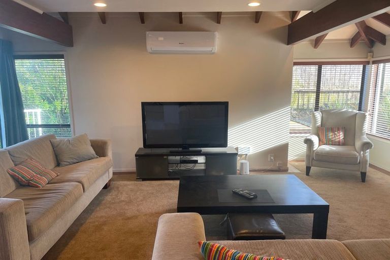 Photo of property in 2/166 Rangatira Road, Beach Haven, Auckland, 0626