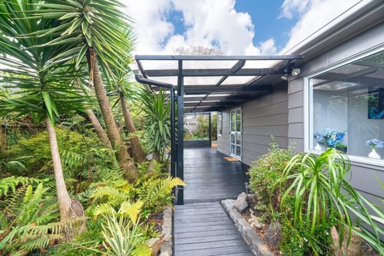 Photo of property in 2/34 Candia Road, Swanson, Auckland, 0614