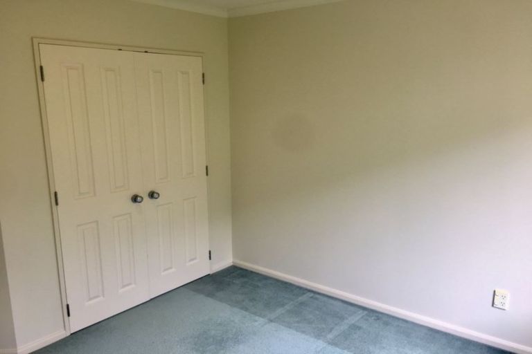 Photo of property in 10 Newry Close, East Tamaki Heights, Auckland, 2016