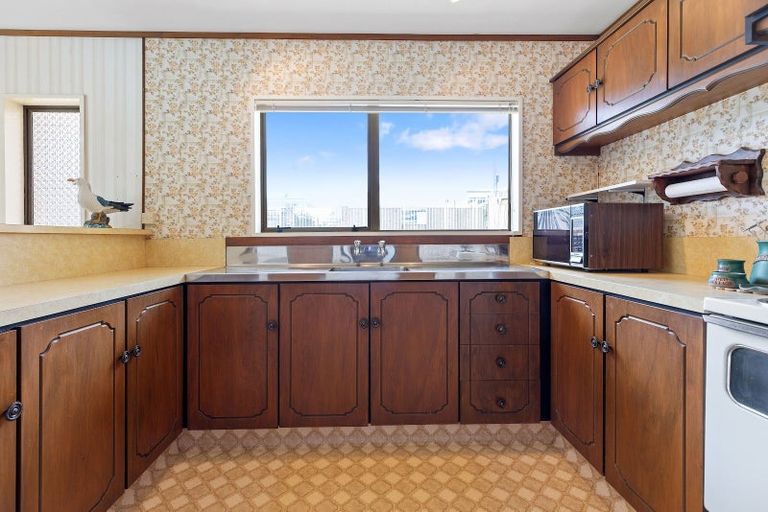 Photo of property in 124a Karewa Parade, Papamoa Beach, Papamoa, 3118