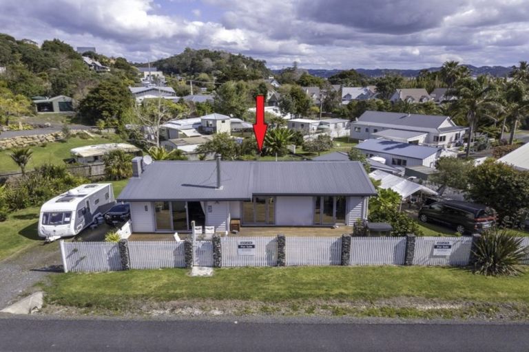 Photo of property in 1 Long Beach Road, Russell, 0202