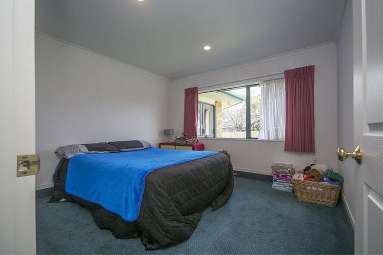 Photo of property in 20 Wautaiti Drive, Riverhead, 0820