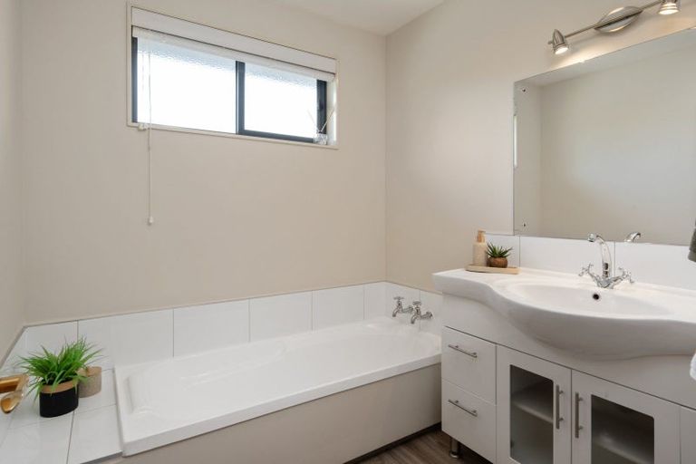 Photo of property in 18 Glenroy Crescent, Springlands, Blenheim, 7201