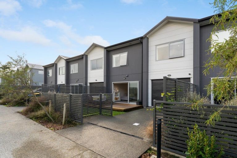 Photo of property in 30 Bluff Road, Kenepuru, Porirua, 5022