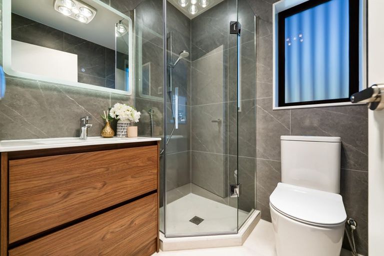 Photo of property in 73d Salamanca Road, Sunnynook, Auckland, 0620