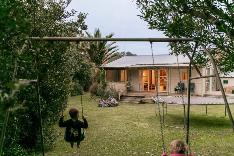 Photo of property in 19 Kapiti Place, Kairakau, Elsthorpe, 4295