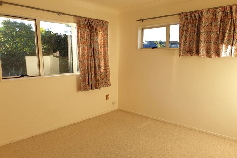Photo of property in 47 Lagoon Way, West Harbour, Auckland, 0618