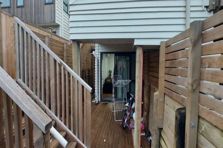 Photo of property in 20c Kohekohe Street, New Lynn, Auckland, 0600