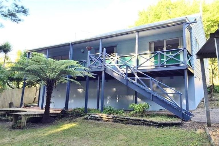 Photo of property in 64 Wirihana Road, Titirangi, Auckland, 0604