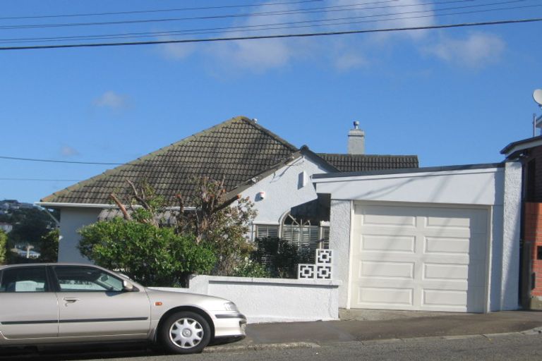 Photo of property in 7 Helen Street, Brooklyn, Wellington, 6021