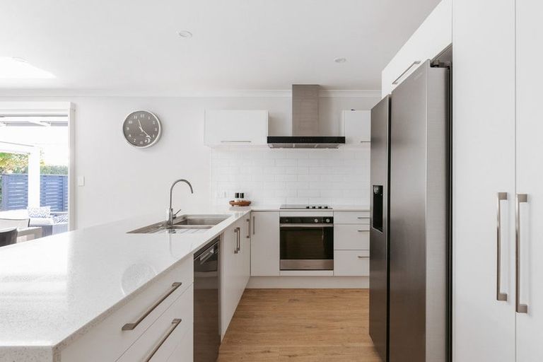 Photo of property in 12b Kayelene Place, Omokoroa, 3114